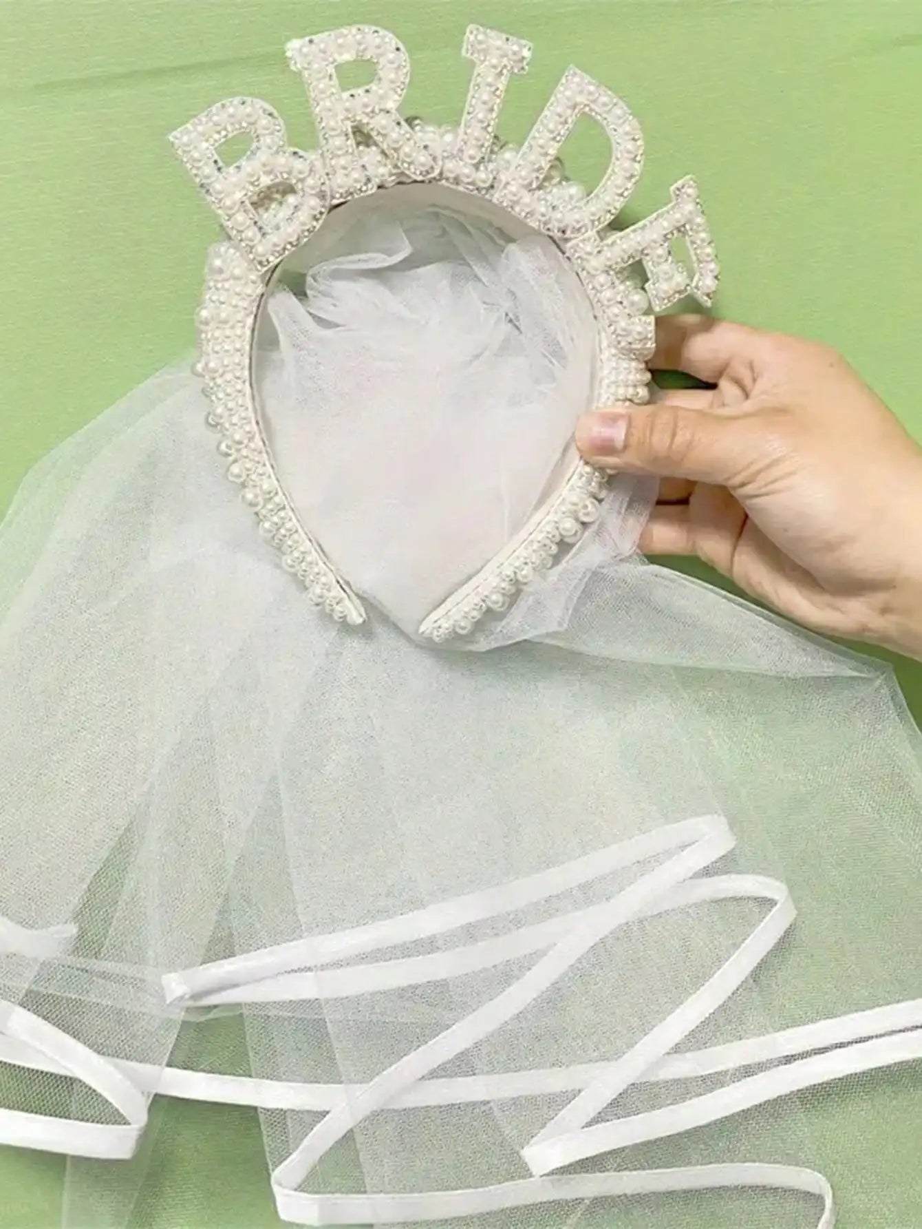 Velo Nupcial “Mrs. Pearl Dream” – Accesorio Elegante para Novia y Despedida de Soltera